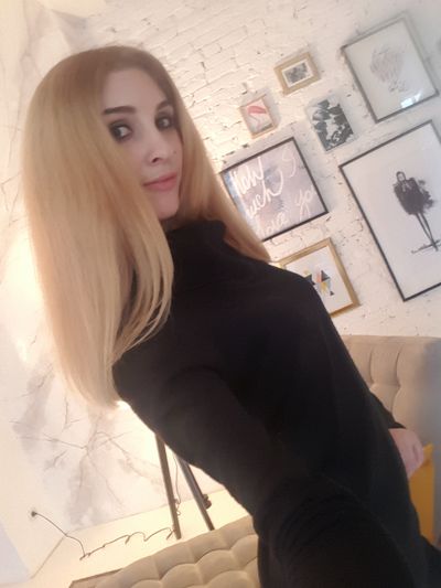 ChristinaDollx live sexchat picture