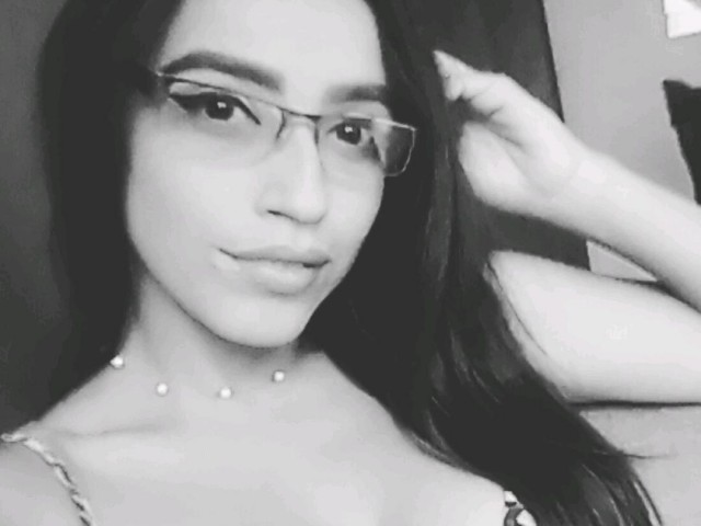 MayaRiviera live sexchat picture