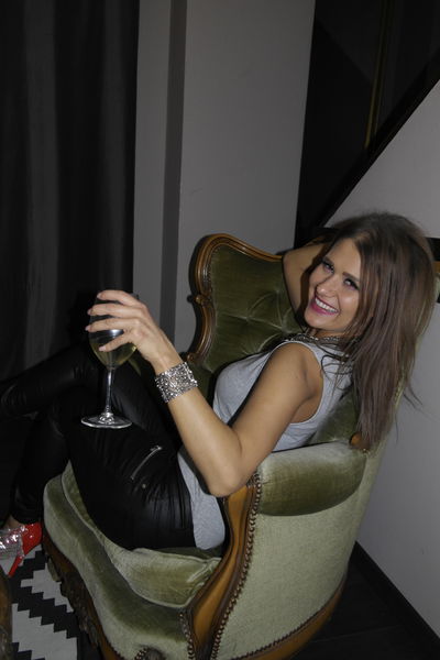 A1HotBabeDolly live sexchat picture