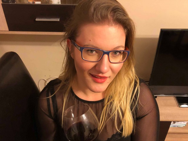 SusanneKiss live sexchat picture