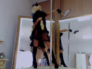 MissZhanna live sexchat picture