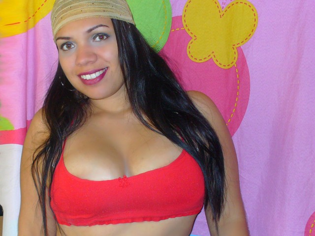 MOoiXXKARla live sexchat picture
