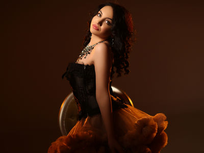 LuciaHunt live sexchat picture