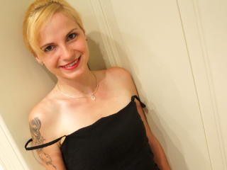 SallyGold live sexchat picture
